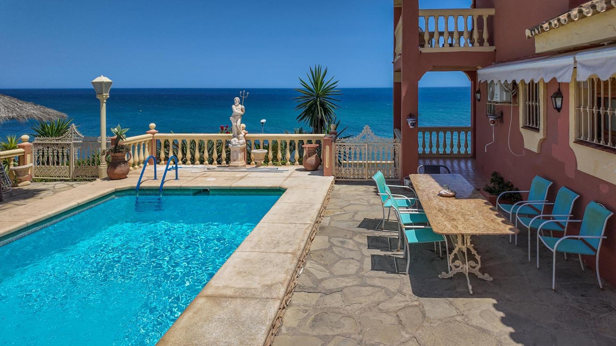 Villa Coastal Retreat 5br - Pool & Seaviews *