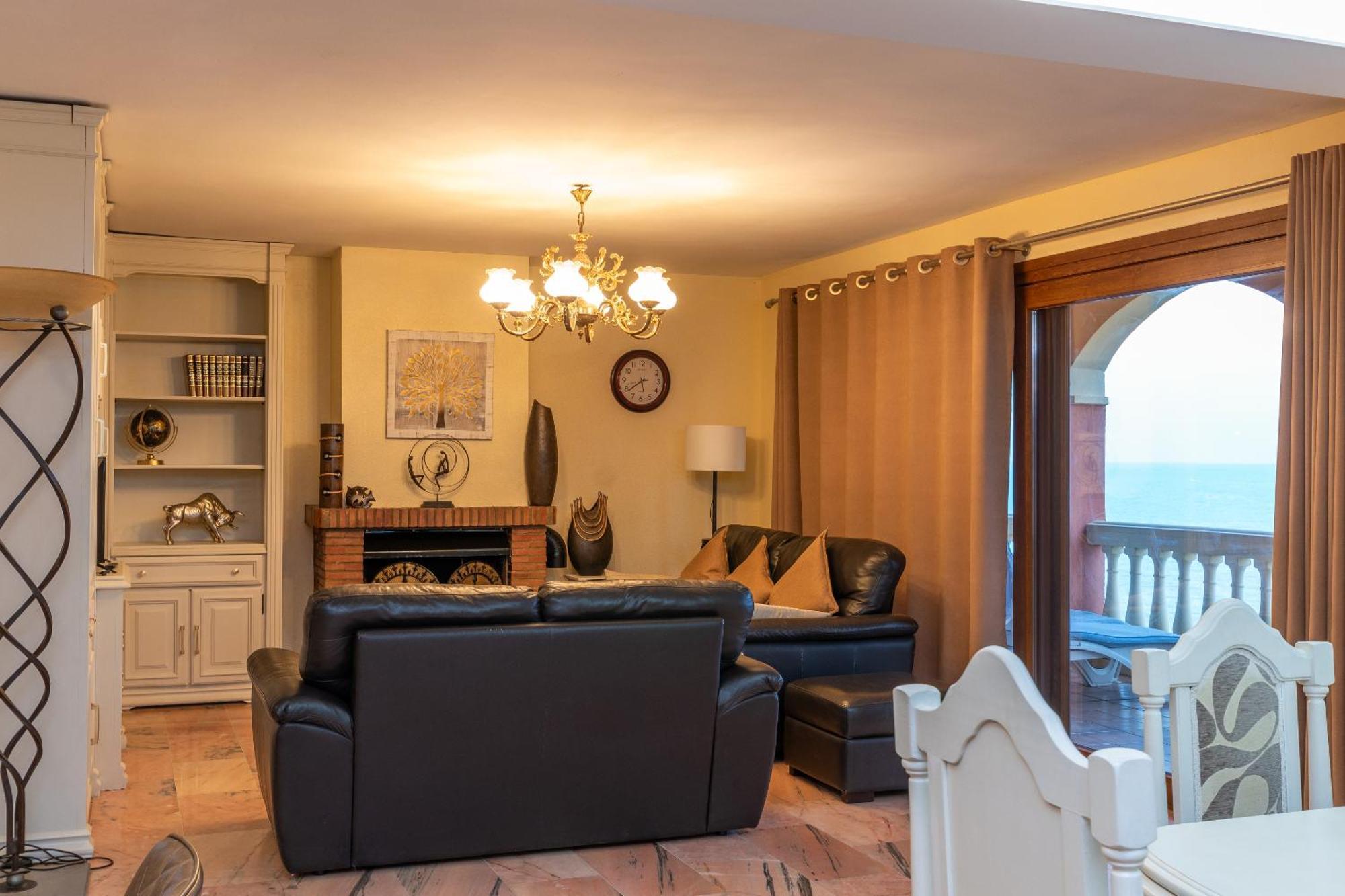 Coastal Retreat 5br - Pool & Seaviews Fuengirola