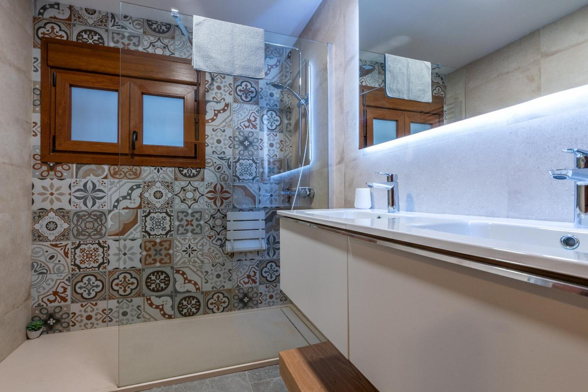 Coastal Retreat 5br - Pool & Seaviews Villa *