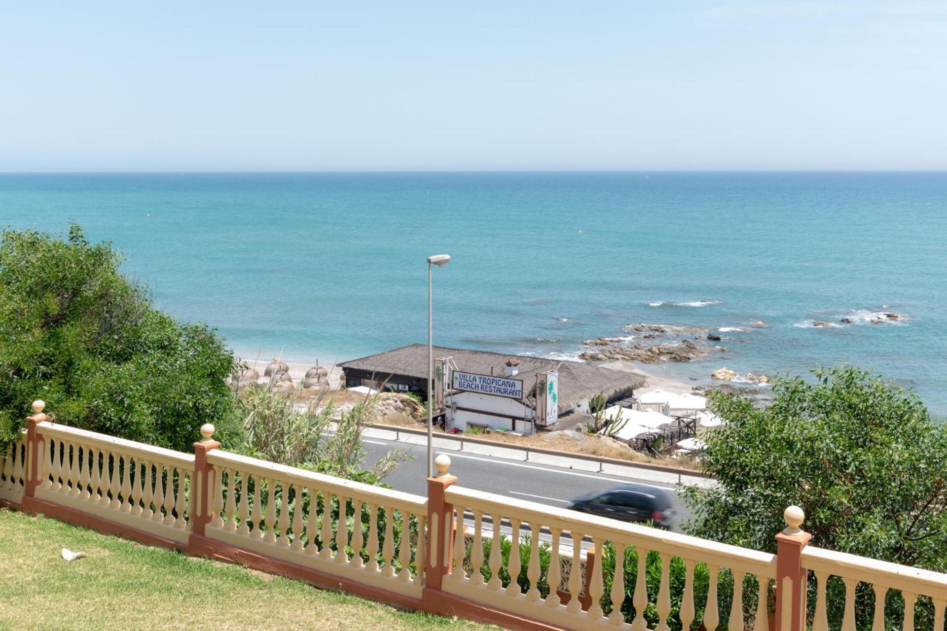 Villa Coastal Retreat 5br - Pool & Seaviews *