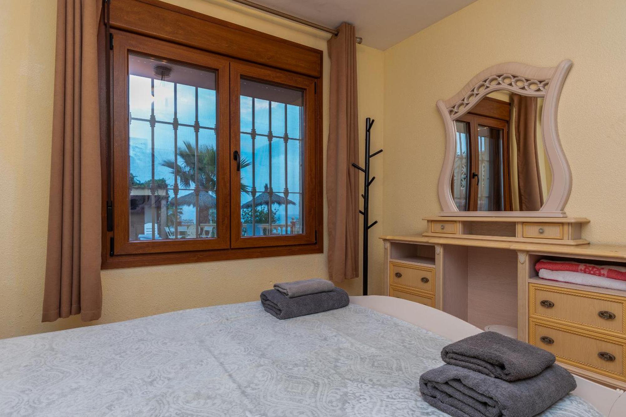 Coastal Retreat 5br - Pool & Seaviews