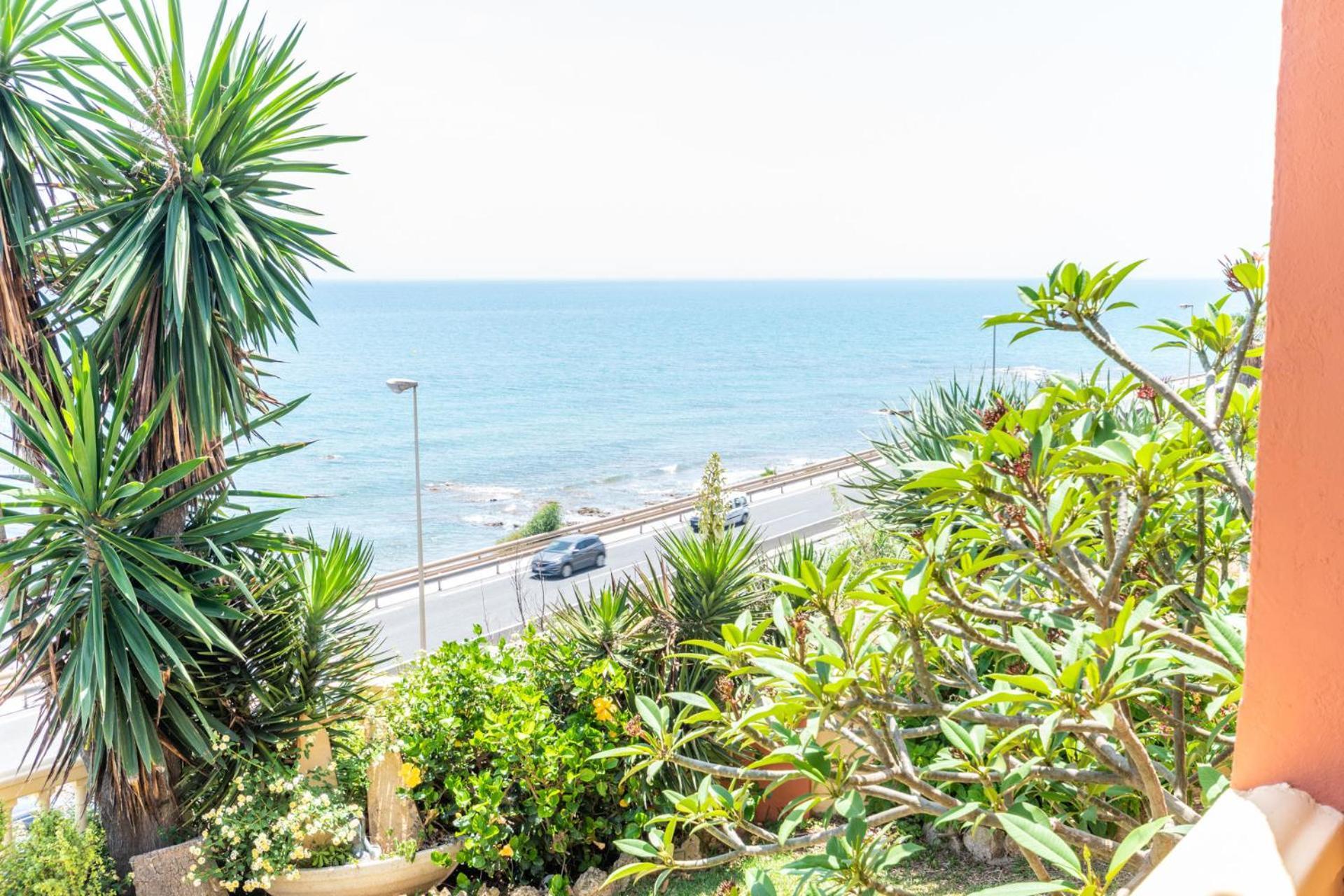 Coastal Retreat 5br - Pool & Seaviews Fuengirola