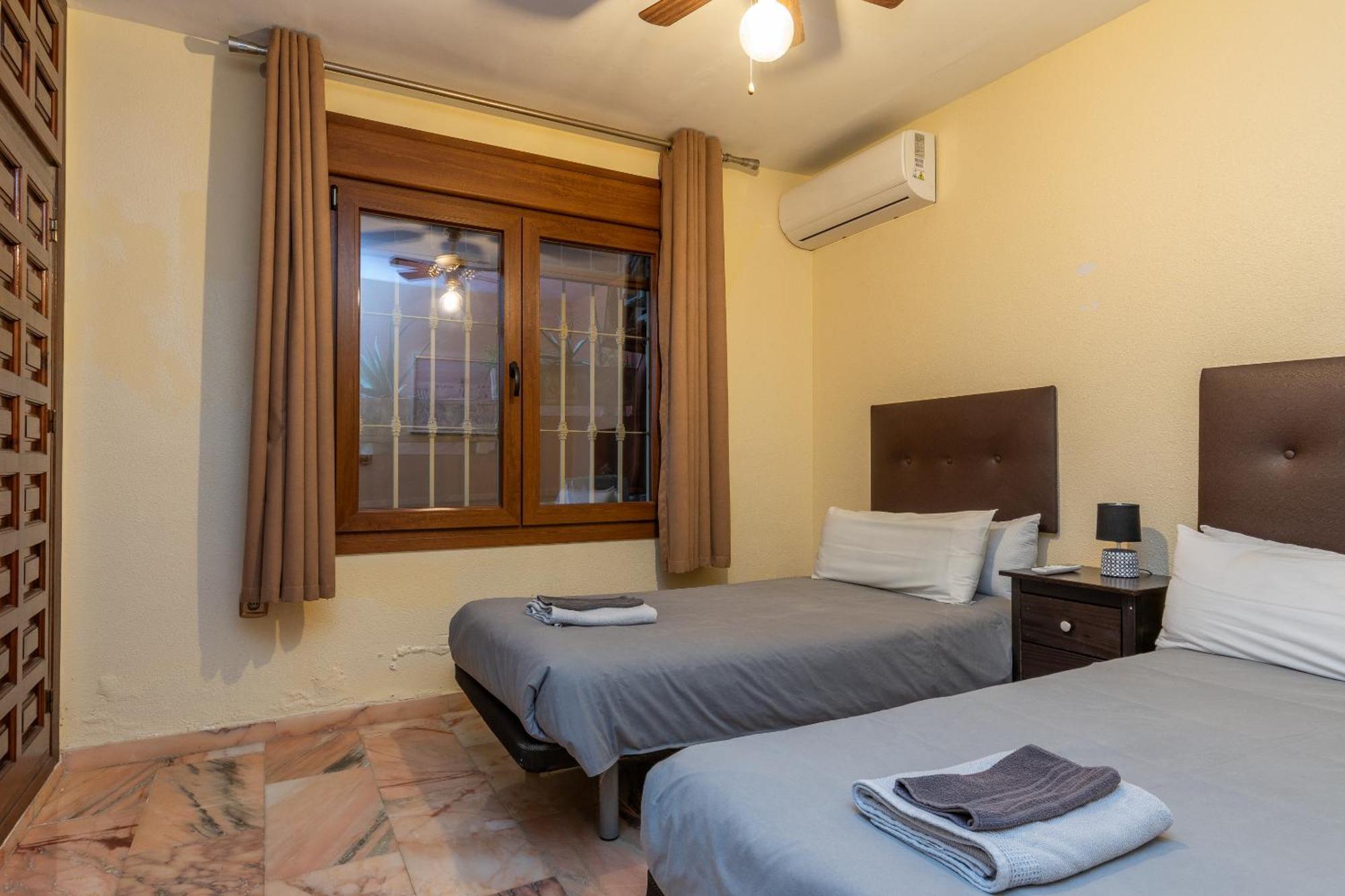 Coastal Retreat 5br - Pool & Seaviews Villa Fuengirola