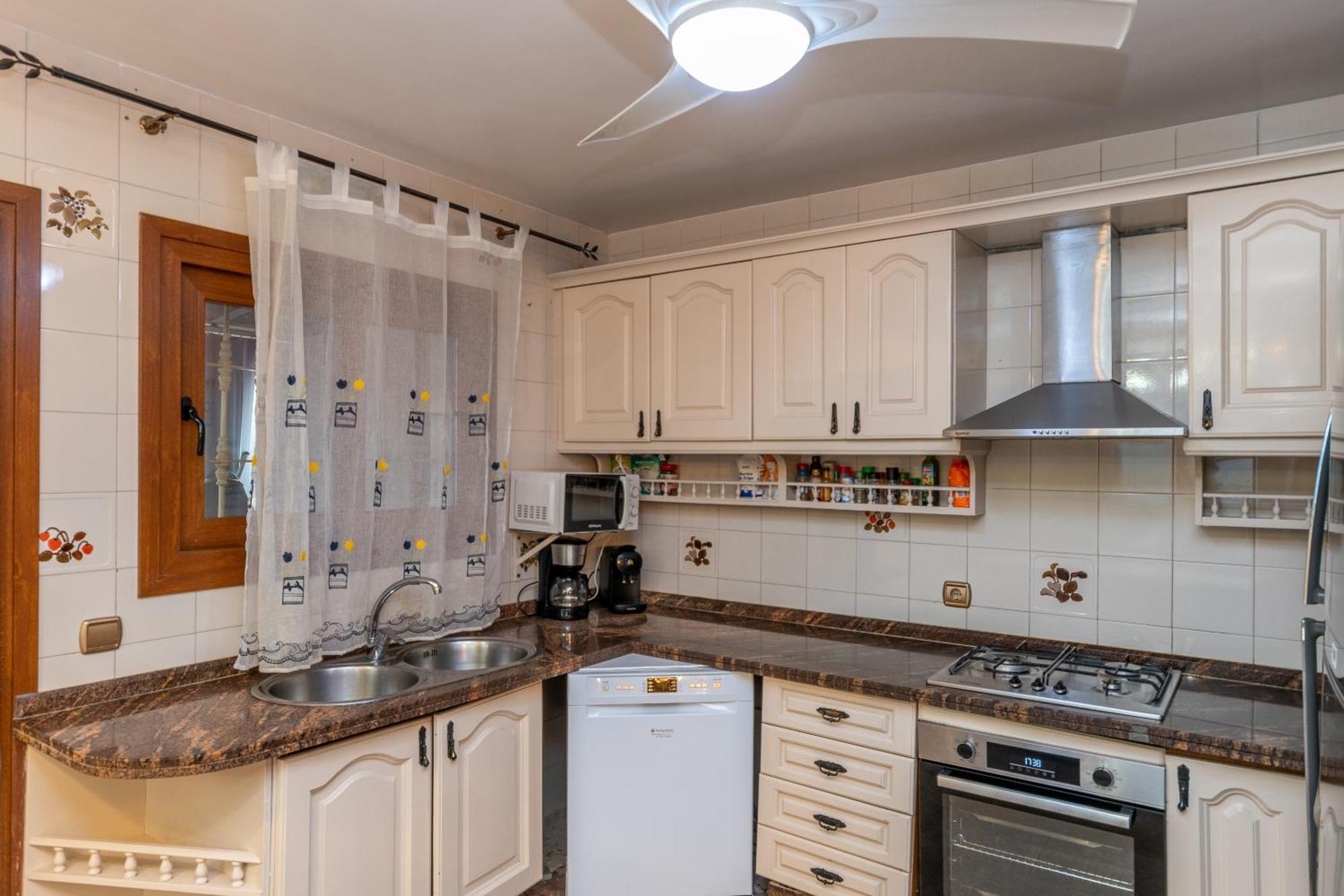 Coastal Retreat 5br - Pool & Seaviews Villa